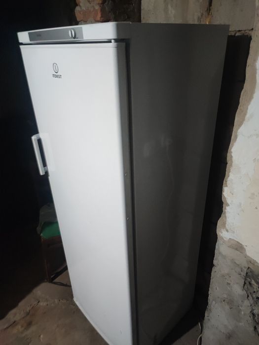 Морозильник Indesit SFR167NF.002