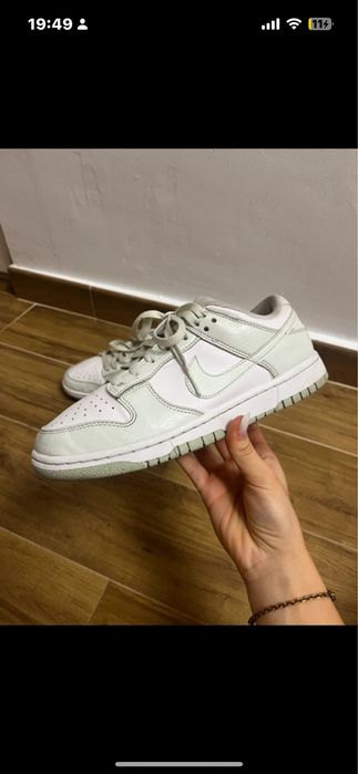 Nike dunk lime .