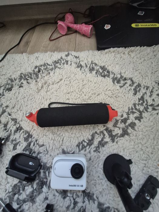 Insta360 go3s 64gb cu accesori si punga de carat folosit o  data