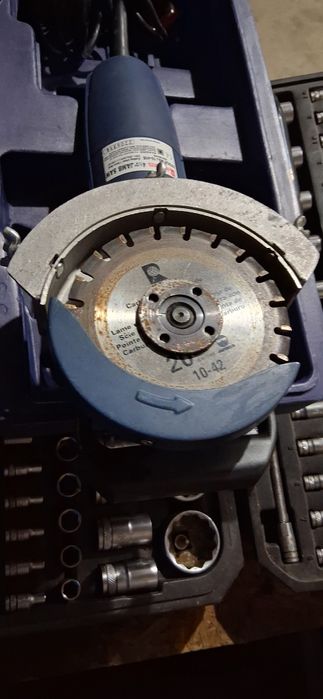 Polizor    de      banc