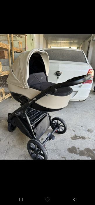 Продается фирменная коляска польша