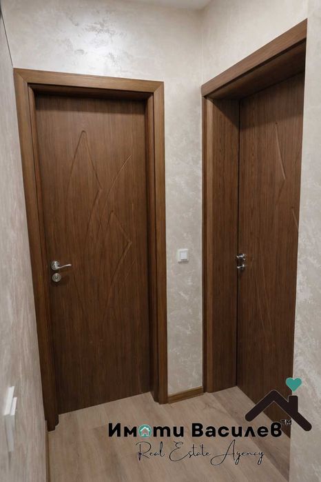 Дава се под наем Тристаен апартамент в София, Център - 80 кв.м за 817.53 € - Снимка #9