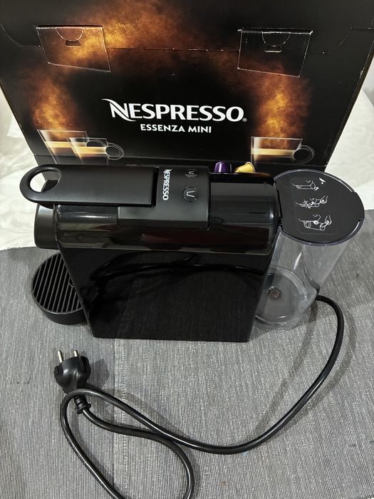 Кофемашина DeLonghi Nespresso mini EN85.B