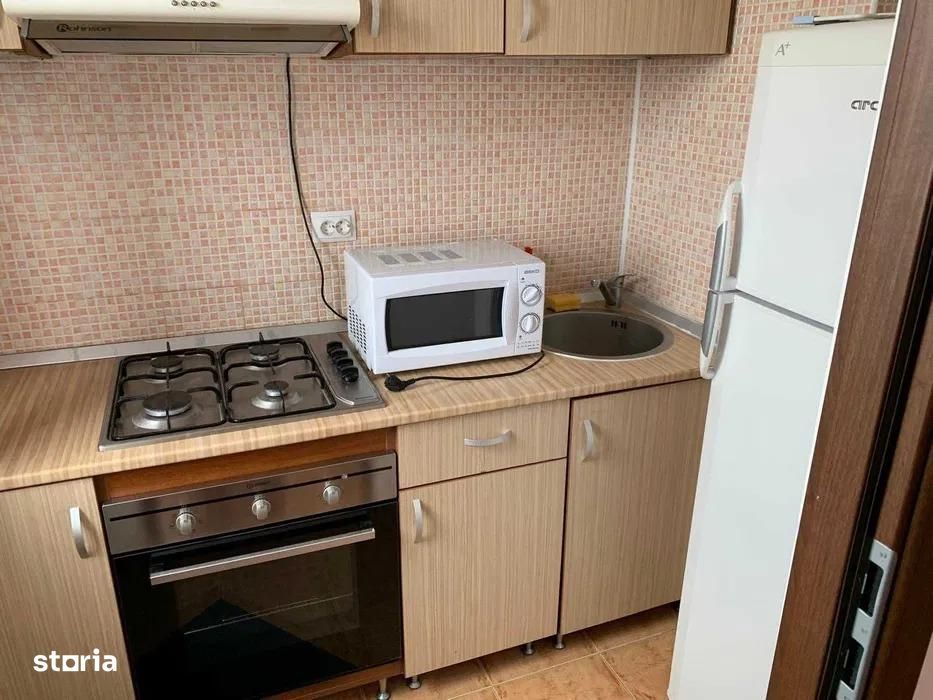 Garsoniera de inchiriat pe Blv 1 Mai