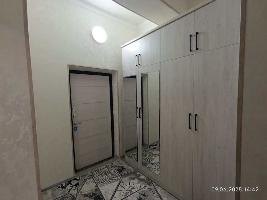 1 хона 1 каватда жойлашган лукс квартира ижарага берилади Ор:Крити рын