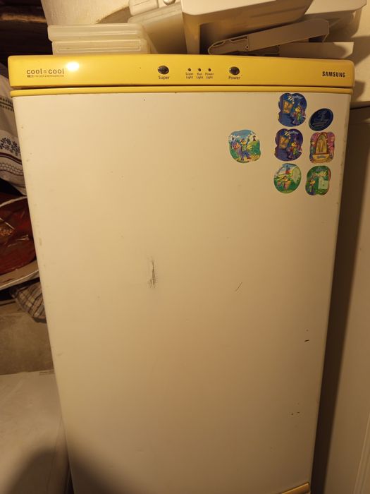 Холодильник Samsung