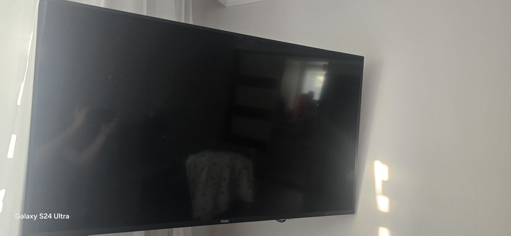 Продам телевизор 127 см  с вай фаем