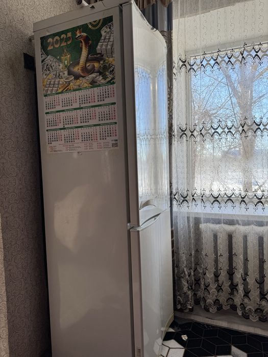 Отдам даром холодильник