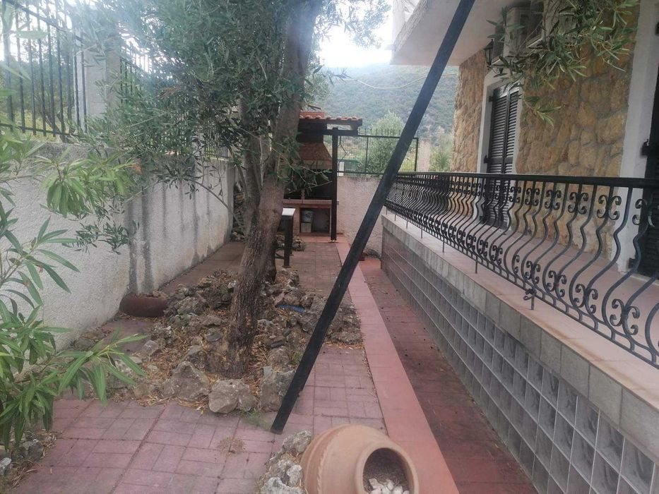 Продава се къща 160 м2 с двор 330 м2 в Аспровалта, Северна Гърция