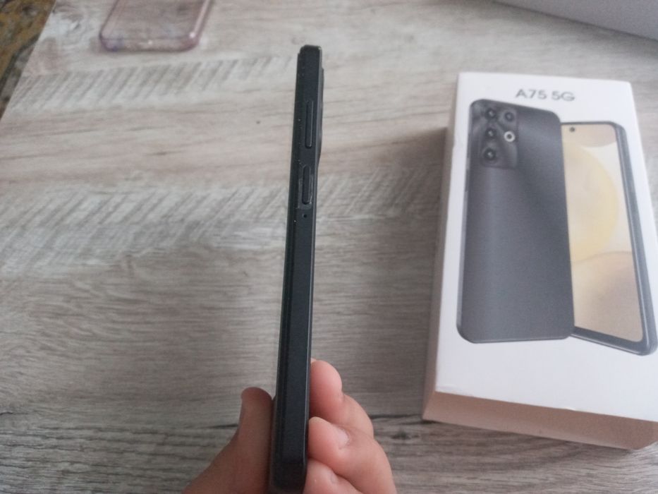 Galaxy A75 5G новый