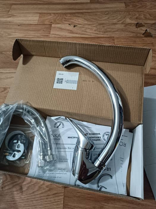 Продам новый кухонный смеситель Росинка