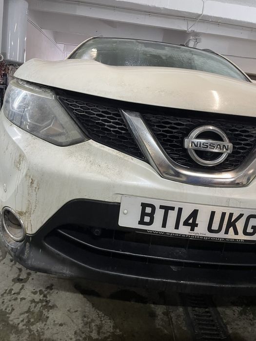 Fata completa Nissan Qashqai 2015