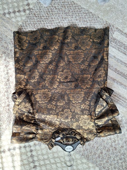 Bluză elegantă NOUA  brocart negru cu imprimeu floral auriu