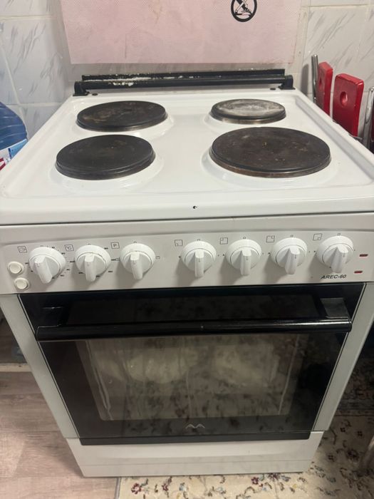 Продам электрическую плиту