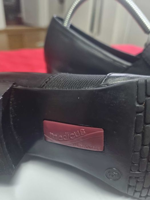 Pantofi Medicus nr 38,-38.5 din piele