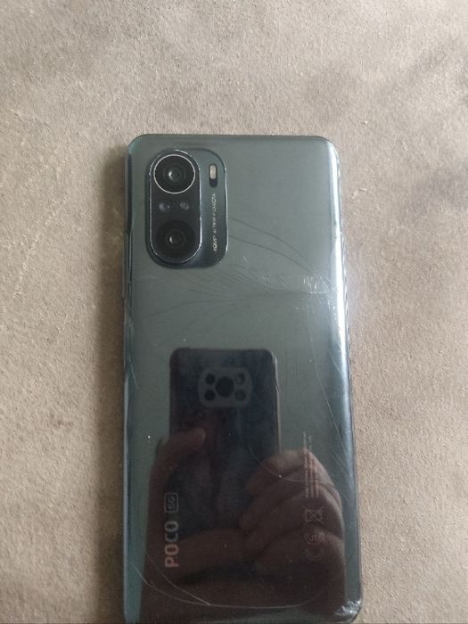 Poco f3 12/256 мощьный