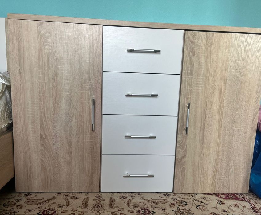 Продам спальный гарнитур