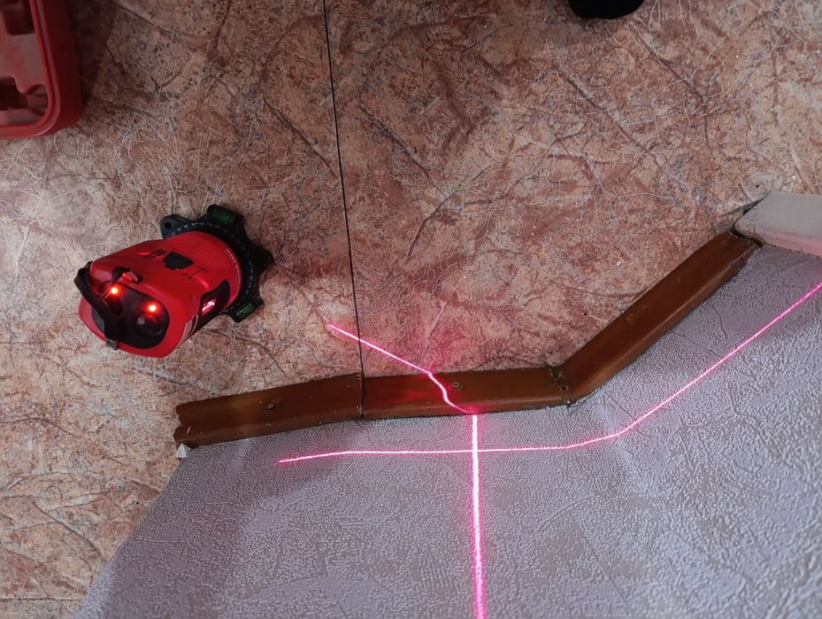 Продам уровень  лазер