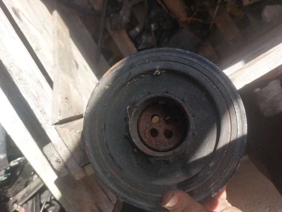 Демпферна шайба Бмв е60 520д 177кс е61 bmw e60 e61 520d n47
