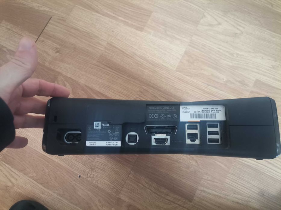 Игра Xbox360 E slim за части