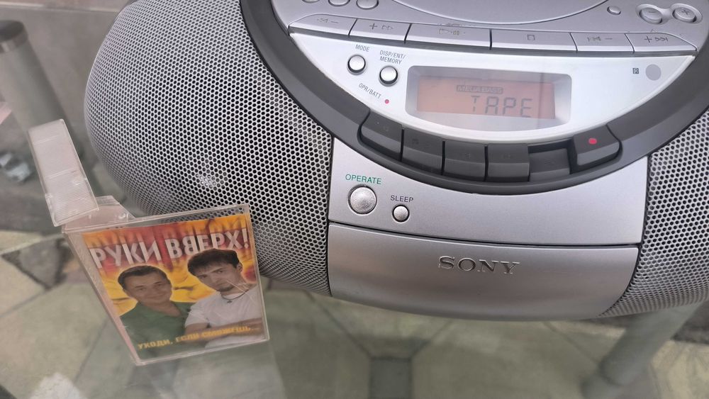Продам магнитолу Sony CFD-S350L
