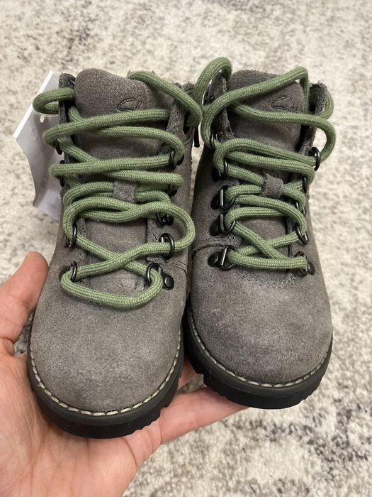 Ghete Clarks 25