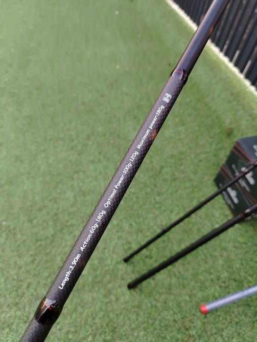 2 Flx FEEDER PRO FL Super Distance 3.9m 60 180 gr + 2 Strategist 8000