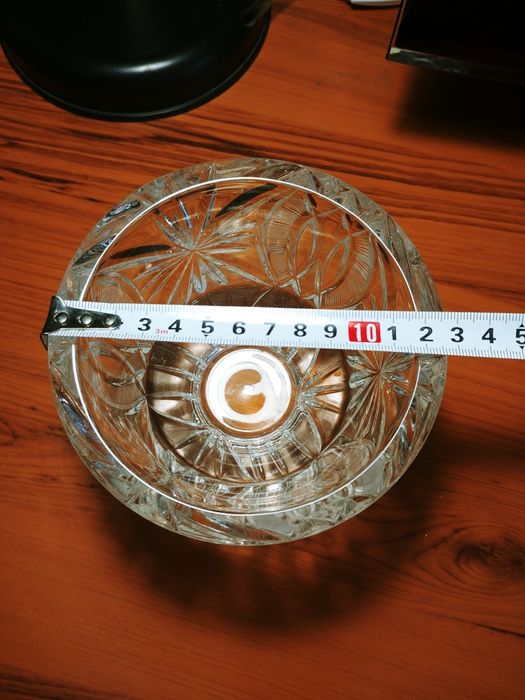 Продаю хрустальную конфетницу