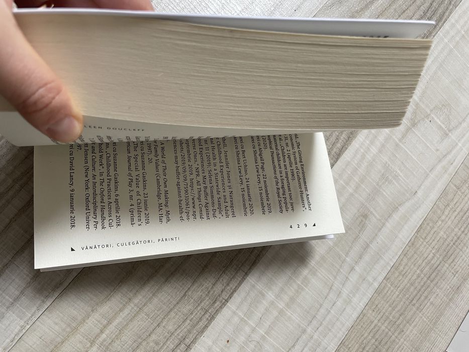 Carte Vanatori, culegatori, parinti