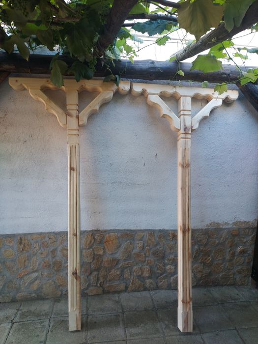 Дървени капители и конзоли за беседки и навеси