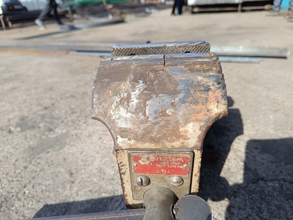 Тиски метал савет