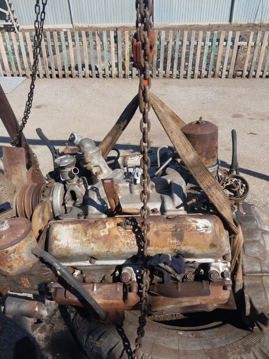 Продается мотор зил 130