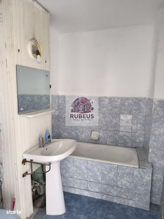 Apartament 4 camere, 77 mp, 2 balcoane, etaj 3 – Topolniței