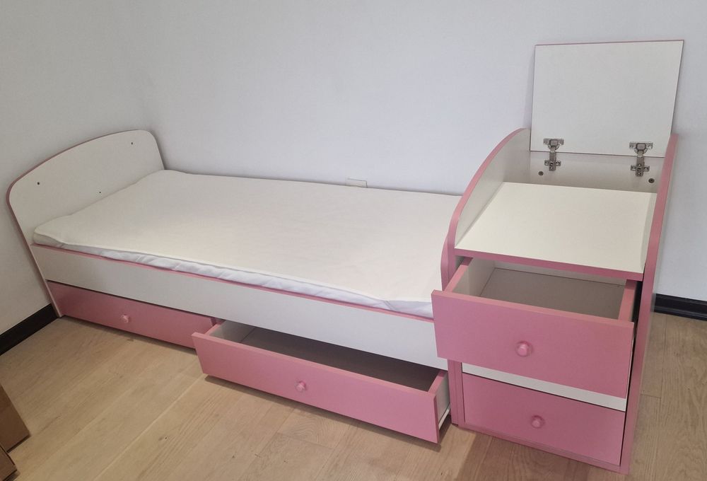 Детско легло, матрак и протектор на Вис Виталис