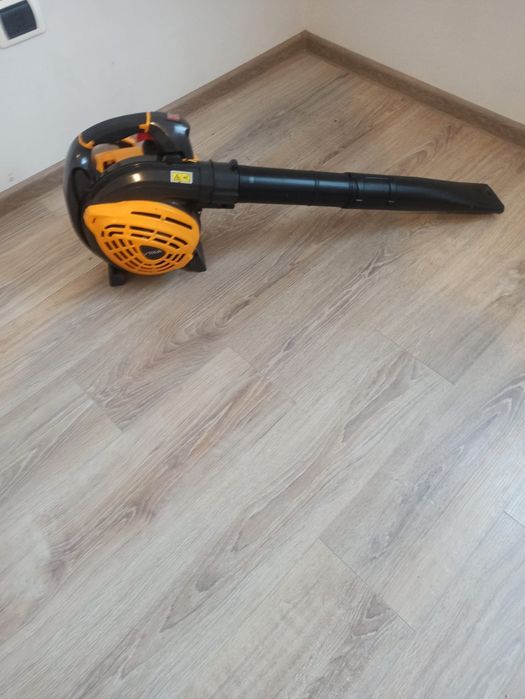 Suflanta frunzele stiga