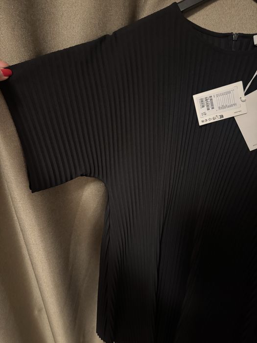 Широка черна рокля Cos