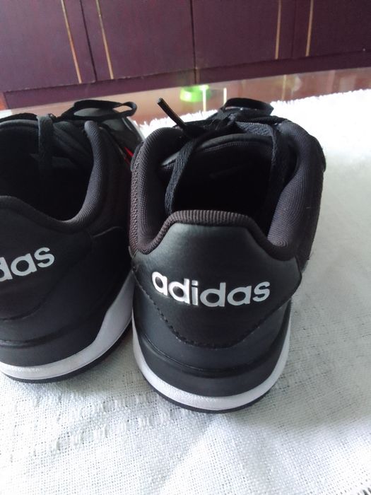 Продавам оригинални маратонки номер 41 носени един път