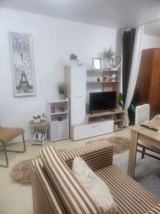 Дава се под наем Едностаен апартамент в Сливен, Център - 40 кв.м за 204 € - Снимка #2