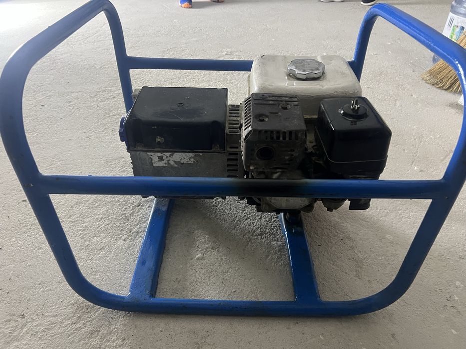 Generator electric 3.9kw / motor honda GX120 / pentru sudura