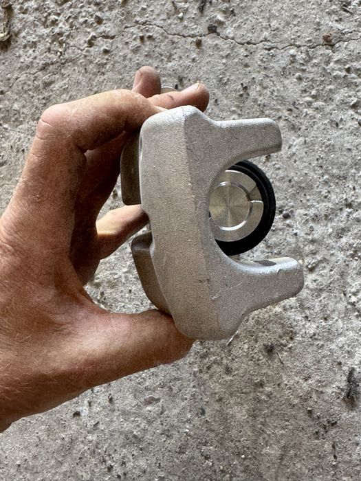 Etrier frana dreapta spate opel astra h