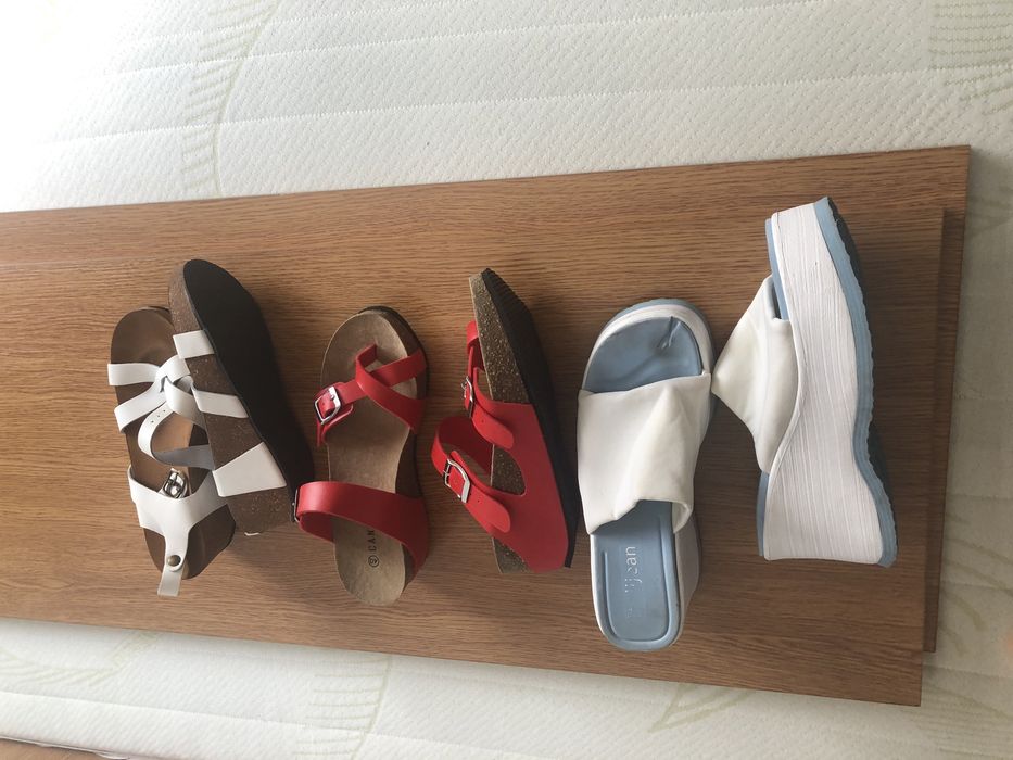 Дамски сандали и чехли на платформа