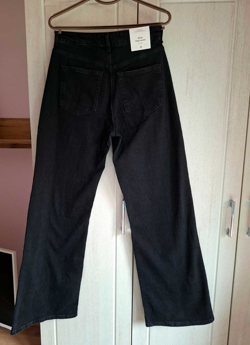Чисно нови черни дънки на H&M с широк прав крачол