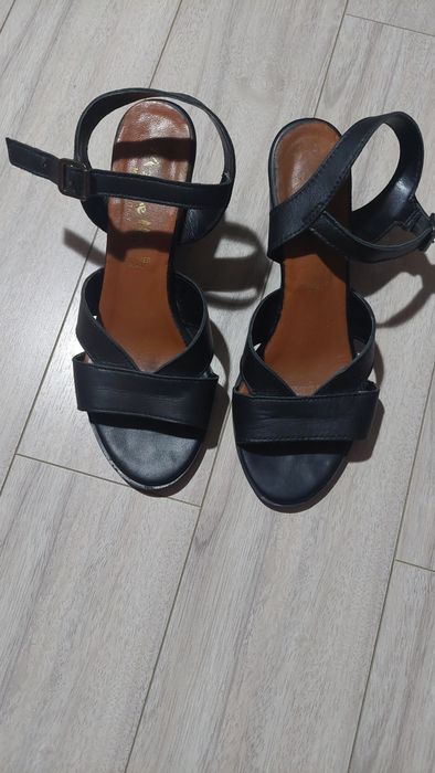 Sandale din piele naturala