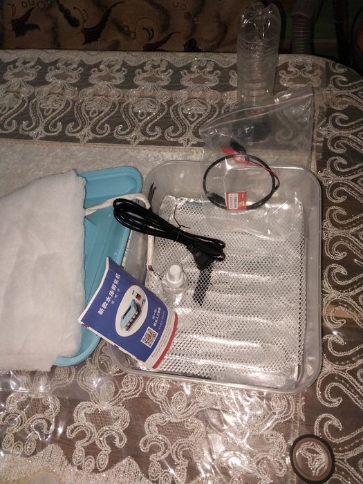 Продам мини инкубатор 25 яиц