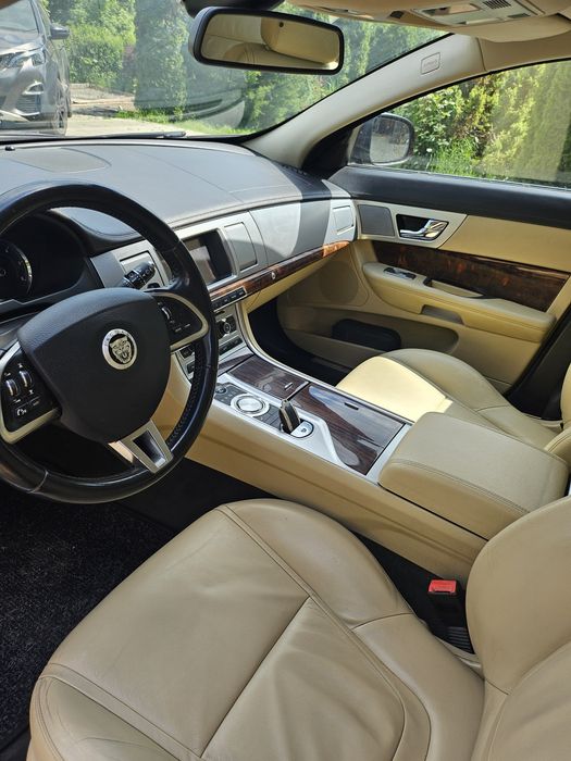 De vănzare Jaguar XF facelift din 2013