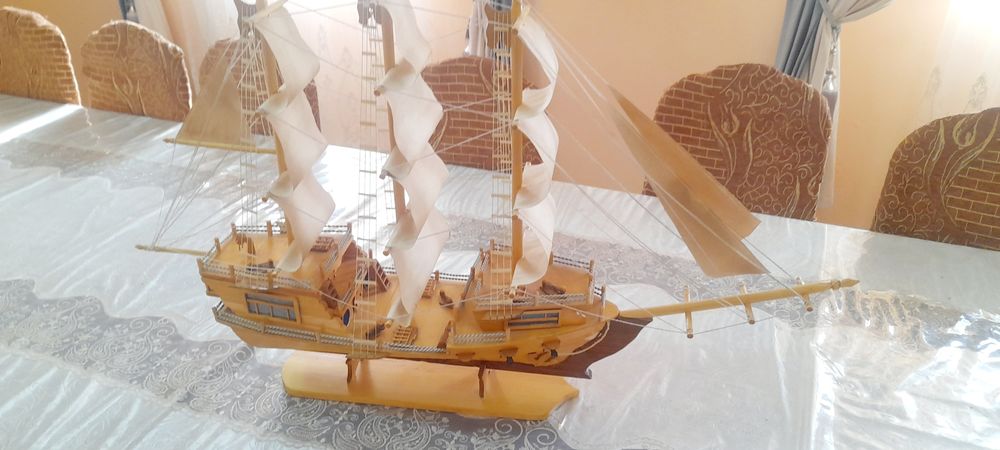 Сувенир қайық сатылады. Продается сувенир лодка