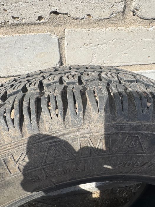 Шины 205/70/16 всесезонные.