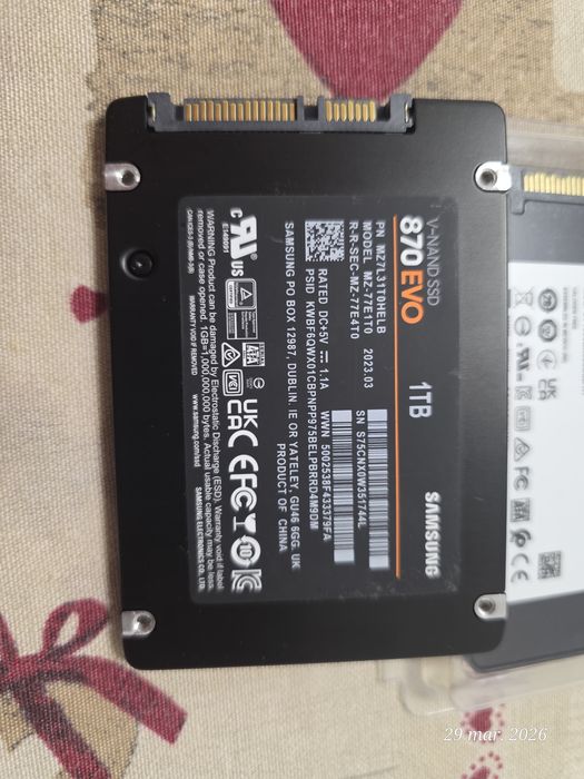 Vând- SSD (  Solid State Drive)