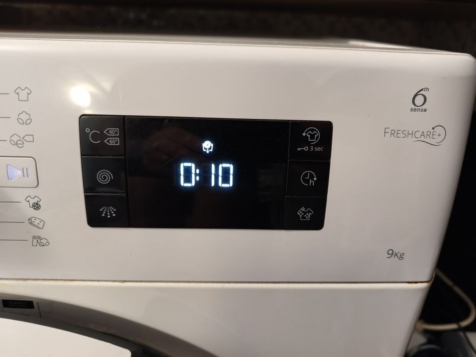 Mașină de spălat rufe Whirlpool 9Kg Freshcare Plus