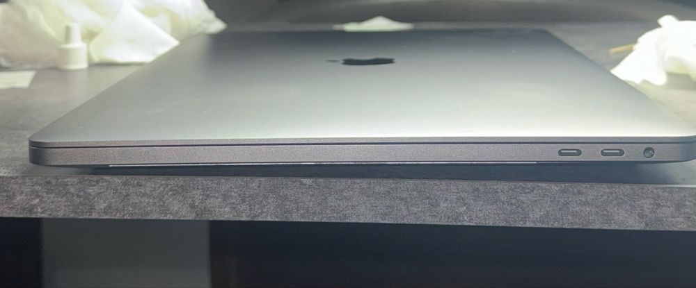 MacBook Pro (16-inch, 2019)